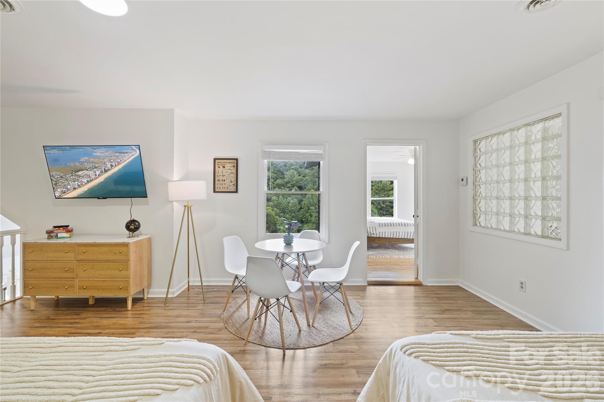 Bonus Room - 3954 NC 80 Highway, Bakersville