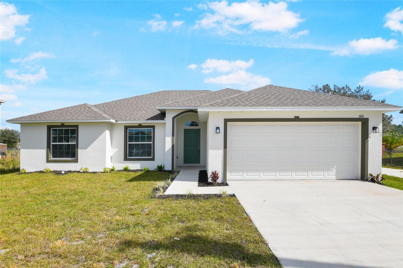 562 MARICOPA DR