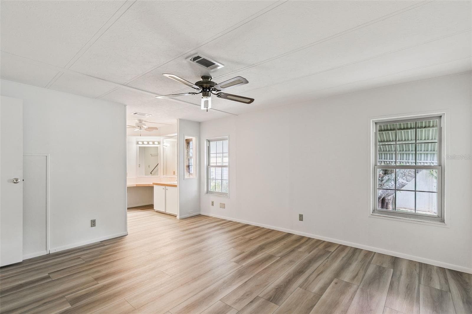 Manufactured Home at 938 BLUE HERON BLVD, OSTEEN, photo 10 of 42