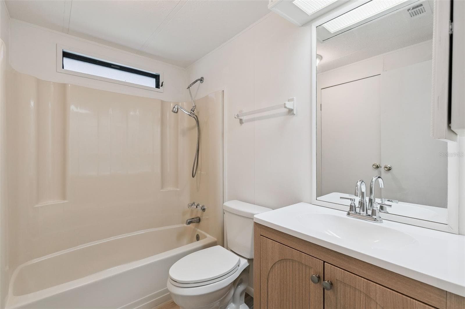 Manufactured Home at 938 BLUE HERON BLVD, OSTEEN, photo 15 of 42