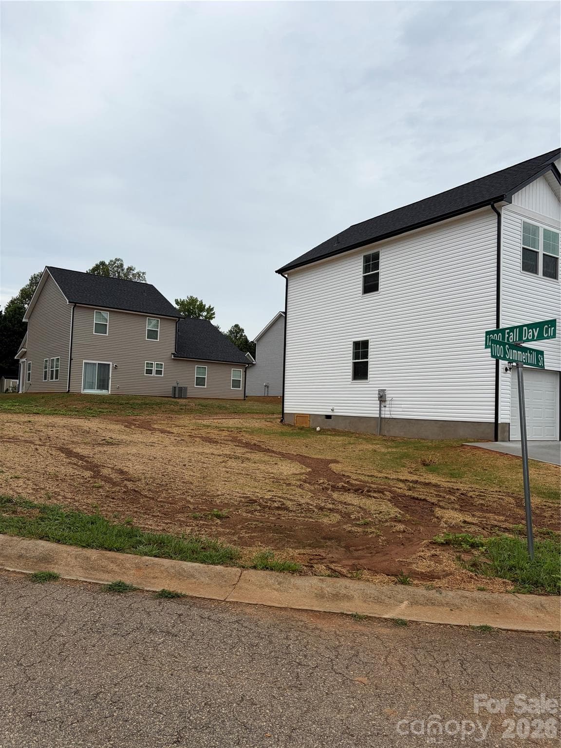Single Family Residence at 1161 Summerhill Street SW, Lenoir, photo 3 of 15