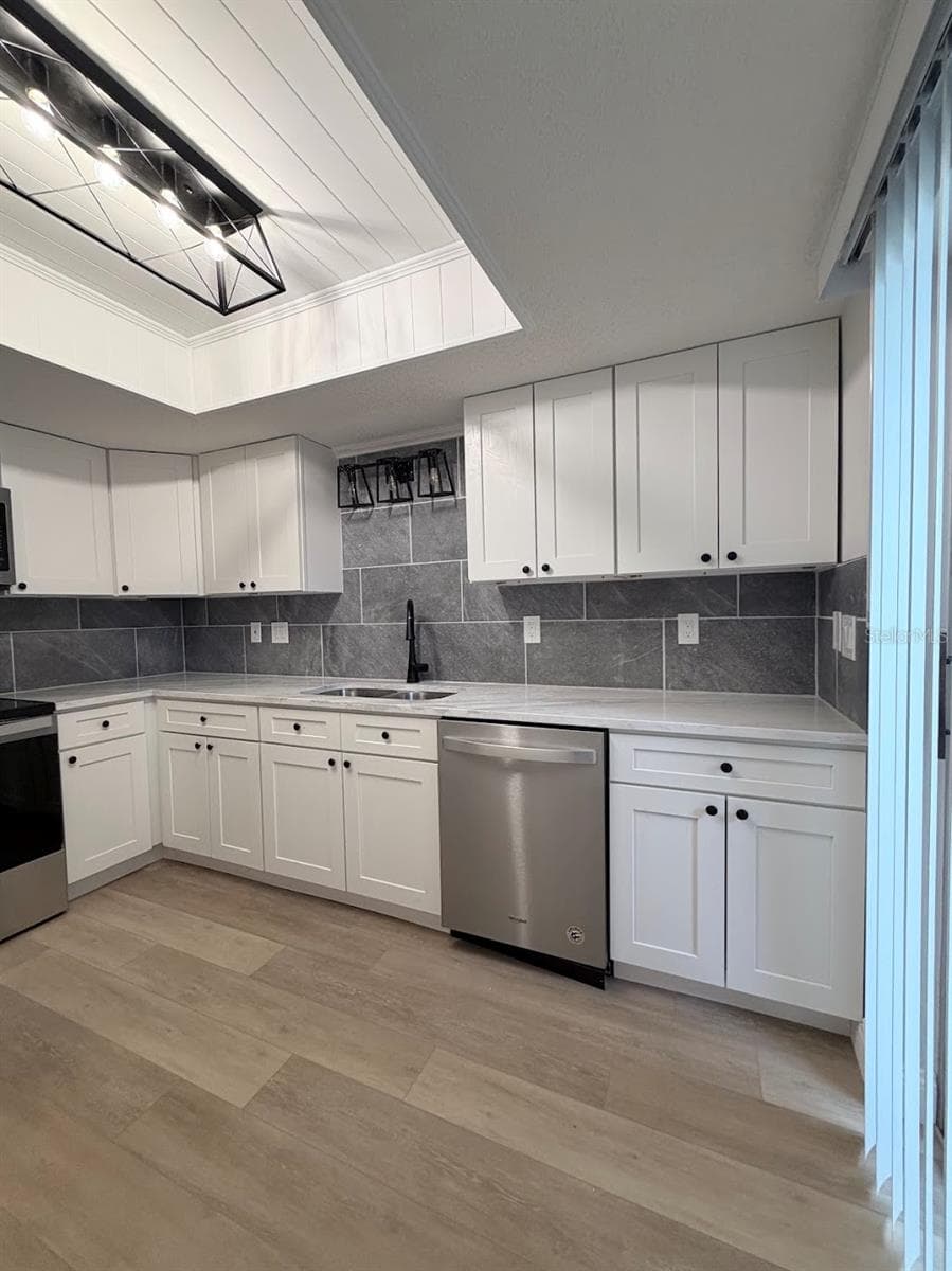 Condominium at 12406 EAGLESWOOD DR #B, HUDSON, photo 2 of 25