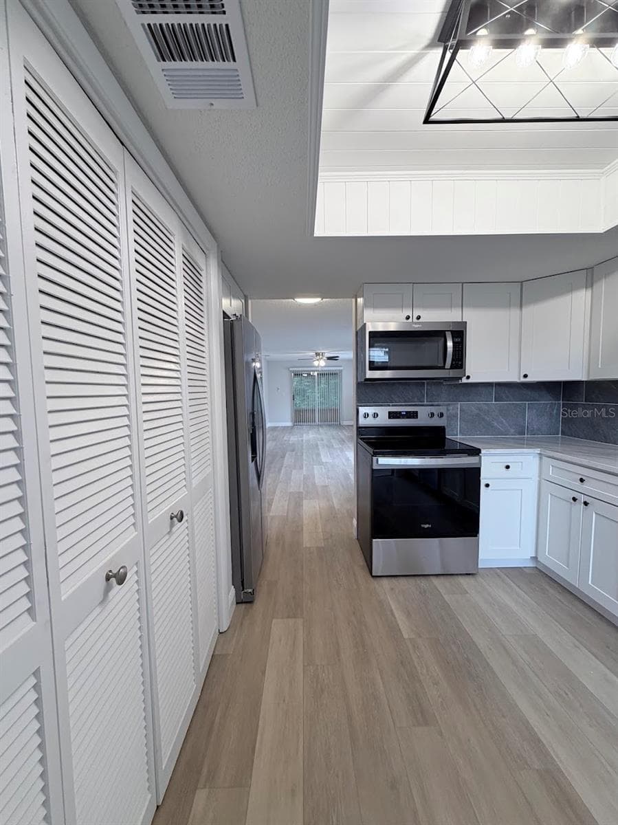 Condominium at 12406 EAGLESWOOD DR #B, HUDSON, photo 4 of 25