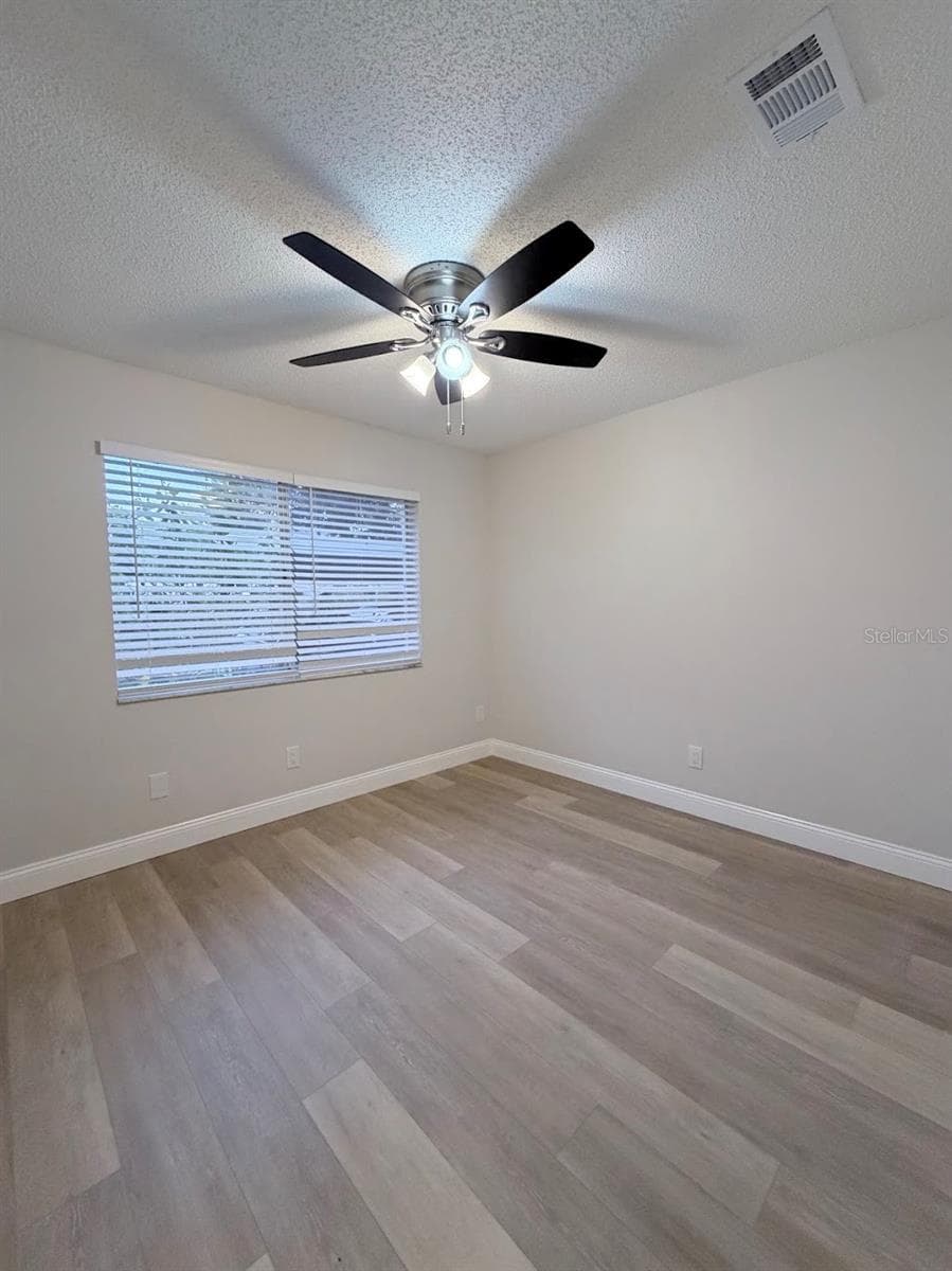 Condominium at 12406 EAGLESWOOD DR #B, HUDSON, photo 13 of 25