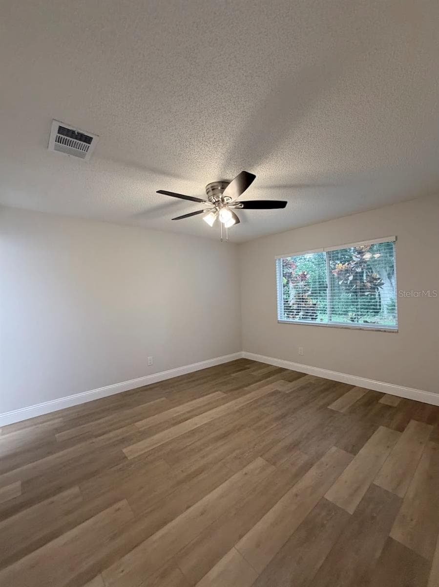 Condominium at 12406 EAGLESWOOD DR #B, HUDSON, photo 18 of 25