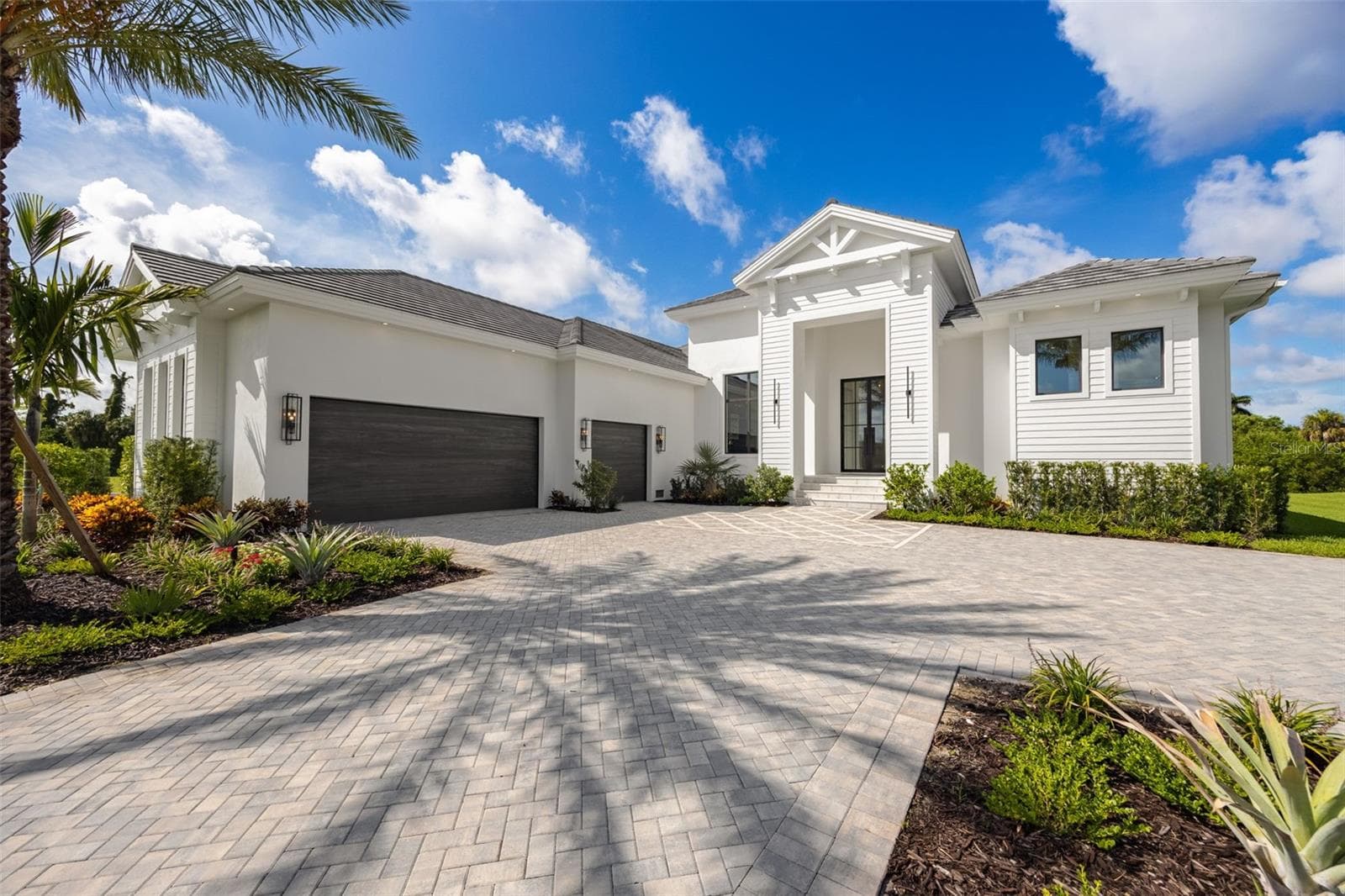 Single Family Residence at 15850 HAMPTON VIEW CT, FORT MYERS, photo 7 of 50