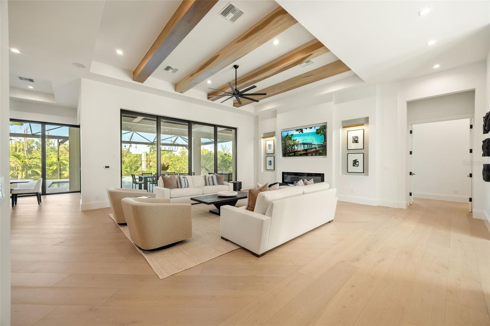 Single Family Residence at 15850 HAMPTON VIEW CT, FORT MYERS, photo 13 of 50