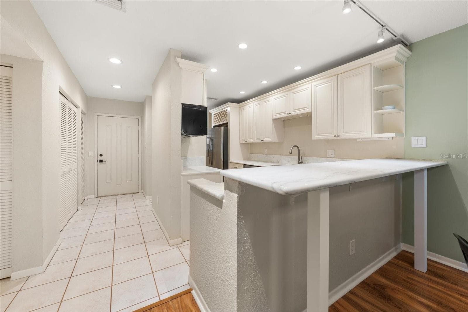 Condominium at 1750 BELLEAIR FOREST DR #B8, BELLEAIR, photo 16 of 43