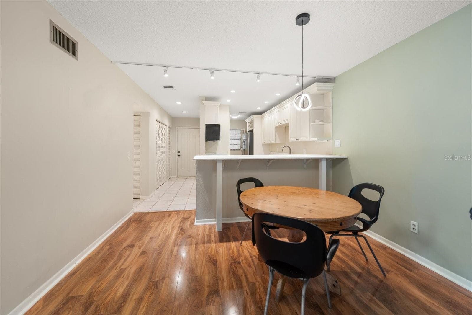 Condominium at 1750 BELLEAIR FOREST DR #B8, BELLEAIR, photo 18 of 43
