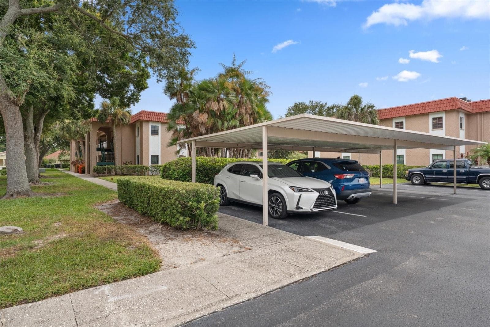 Condominium at 1750 BELLEAIR FOREST DR #B8, BELLEAIR, photo 37 of 43