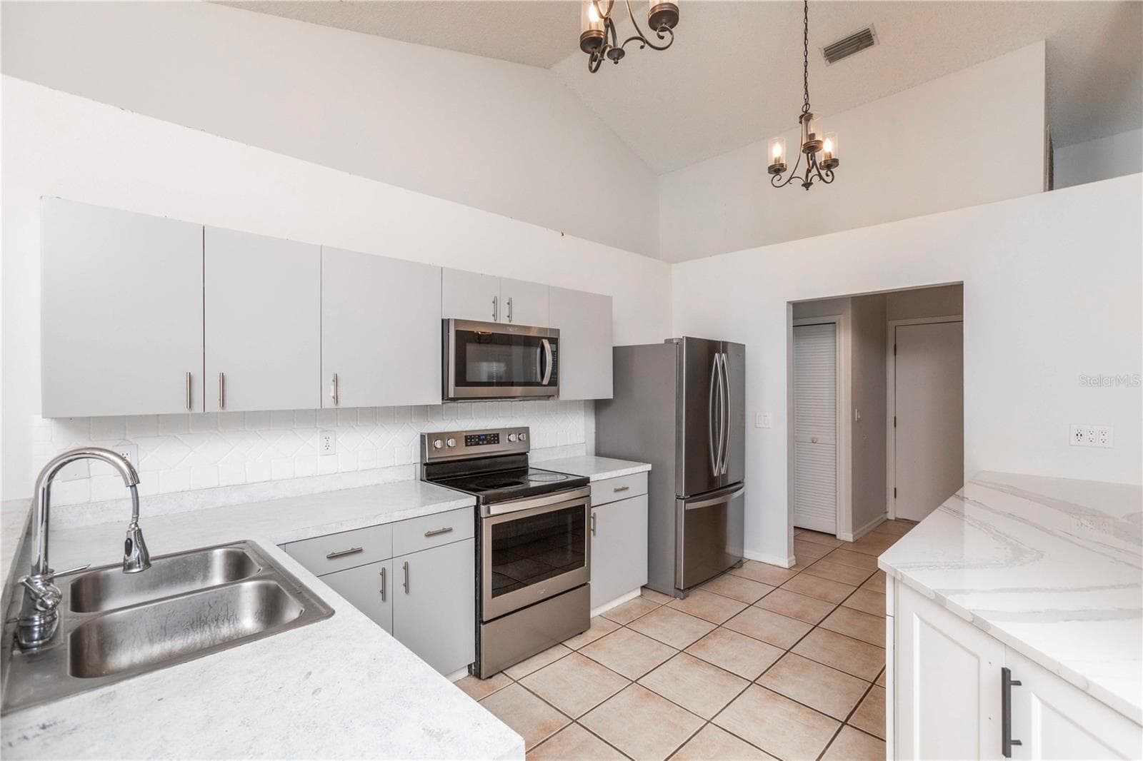 Single Family Residence at 7201 FORESTEDGE CT, NEW PORT RICHEY, photo 6 of 39