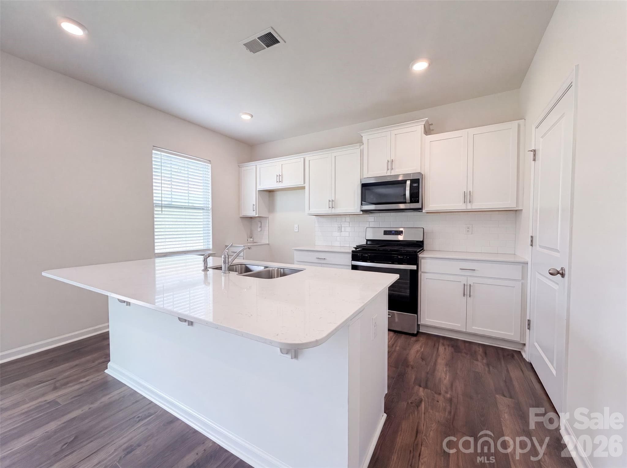 Single Family Residence at 115 Spring Hall Drive, Troutman, photo 2 of 16