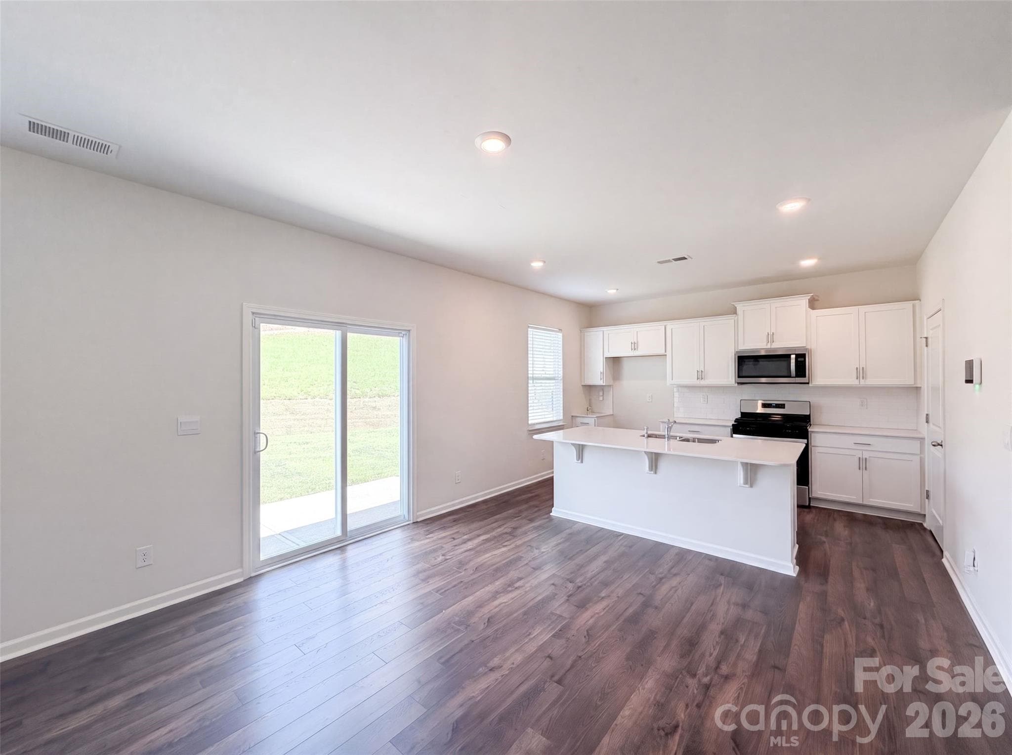 Single Family Residence at 115 Spring Hall Drive, Troutman, photo 6 of 16