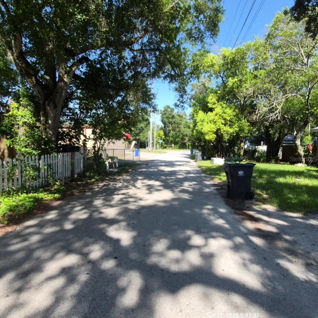 Single Family Residence at 7409 RHODE ISLAND DR, TAMPA, photo 4 of 16