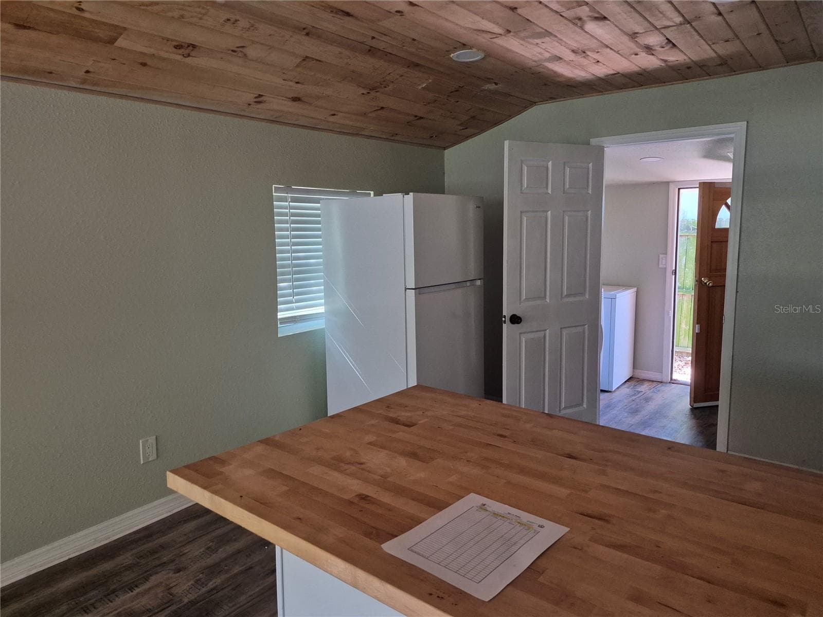 Single Family Residence at 7409 RHODE ISLAND DR, TAMPA, photo 7 of 16