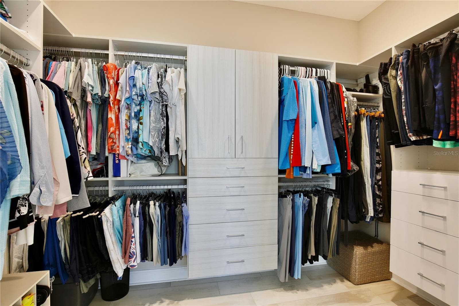 BUSTOM BUILT PRIMARY CLOSET - 3266 KAYAK WAY, ORLANDO