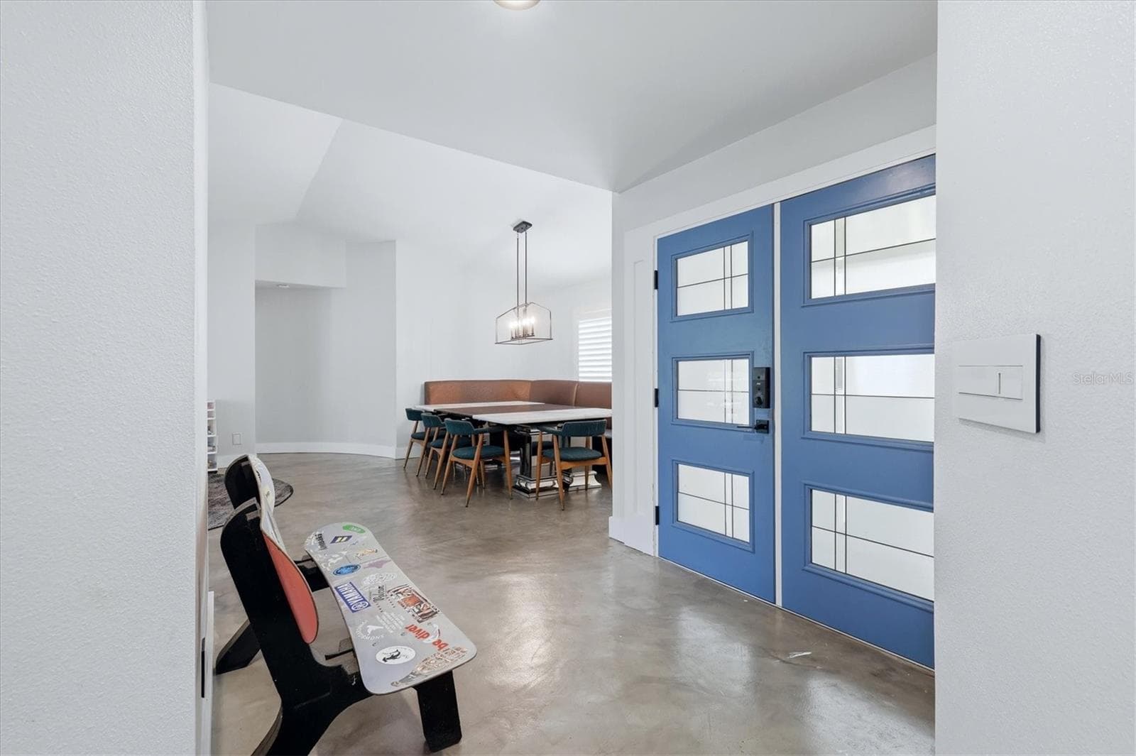 View into the Dining Room from the entrance. - 3900 TORREY PINES BLVD, SARASOTA