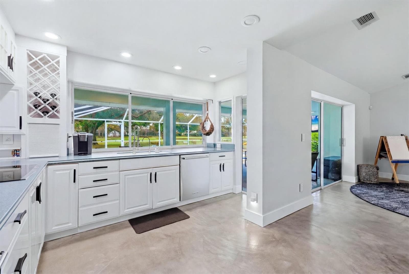 Light & Bright Kitchen with Gorgeous Views - 3900 TORREY PINES BLVD, SARASOTA