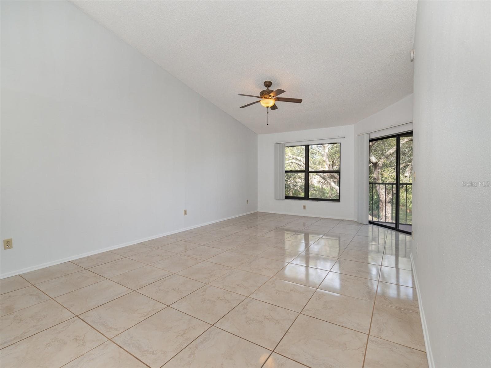Condominium at 7654 SUGAR BEND DR DR #7654, ORLANDO, photo 3 of 28