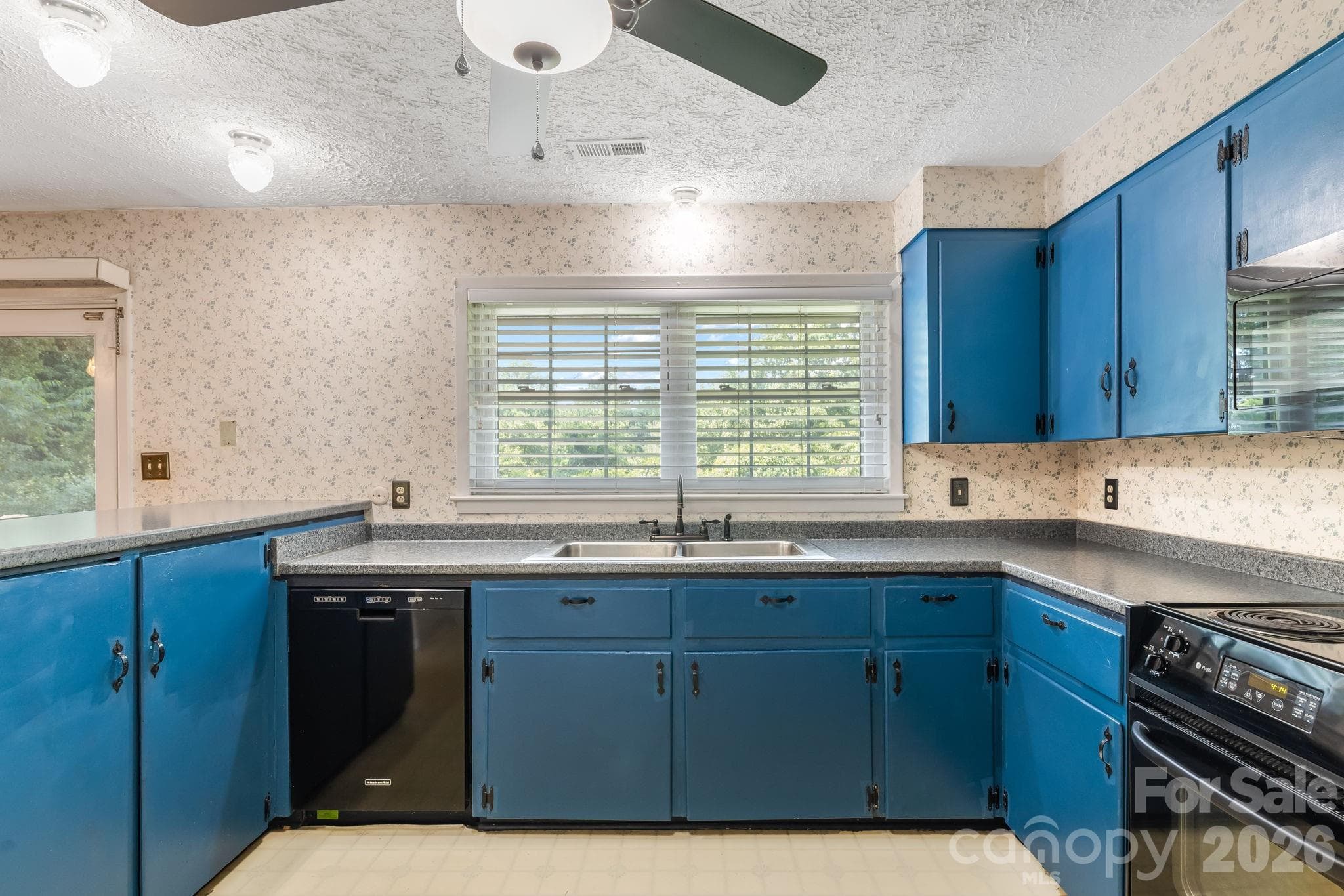 Single Family Residence at 63 Baker Place, Asheville, photo 19 of 48
