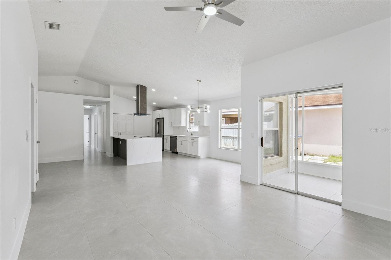 Single Family Residence at 2625 WALDEN CT, KISSIMMEE, photo 4 of 21