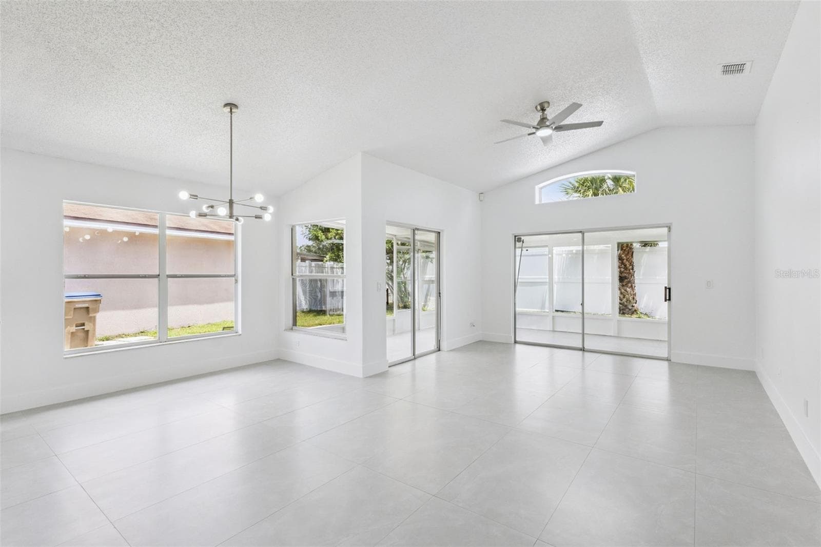 Single Family Residence at 2625 WALDEN CT, KISSIMMEE, photo 5 of 21