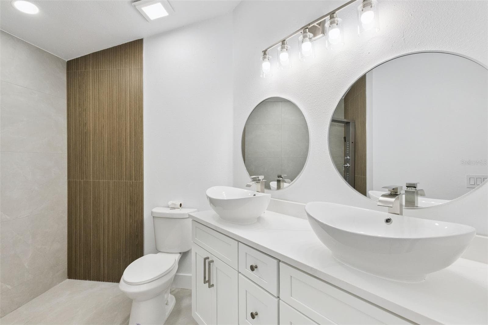 Single Family Residence at 2625 WALDEN CT, KISSIMMEE, photo 10 of 21