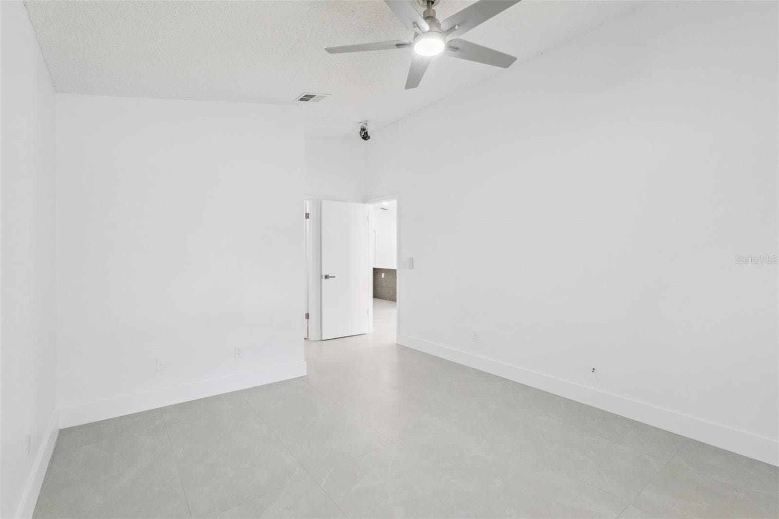 Single Family Residence at 2625 WALDEN CT, KISSIMMEE, photo 14 of 21