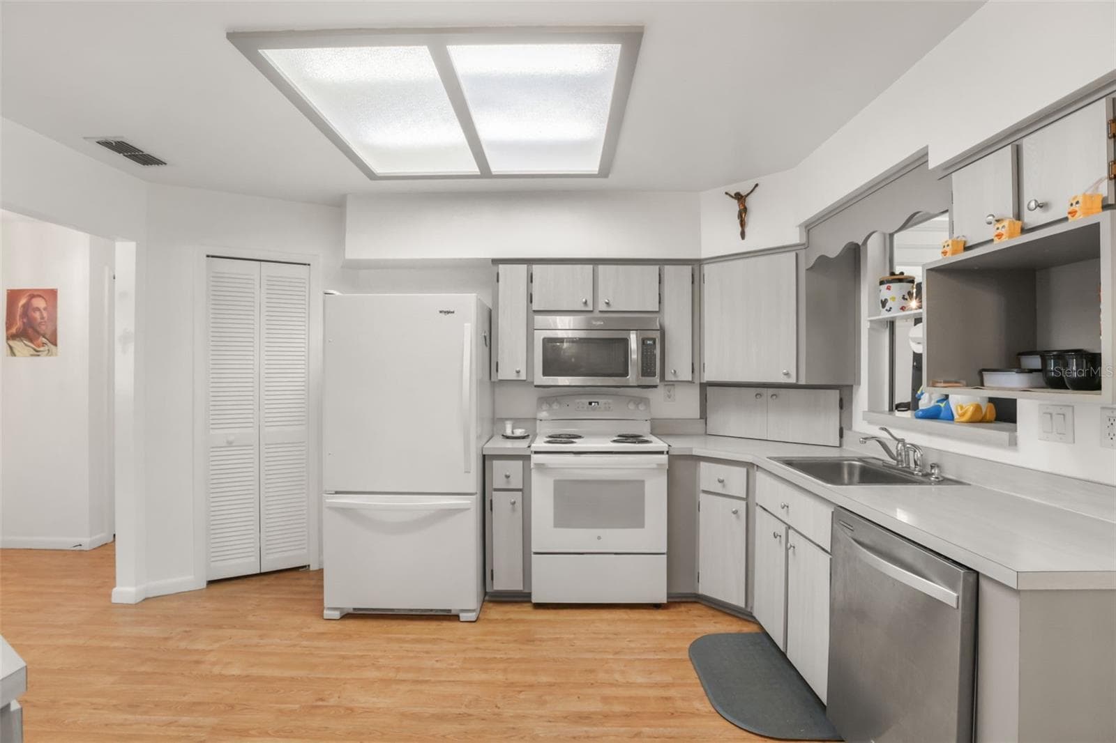 Single Family Residence at 1305 MORAY CT, LEESBURG, photo 12 of 50