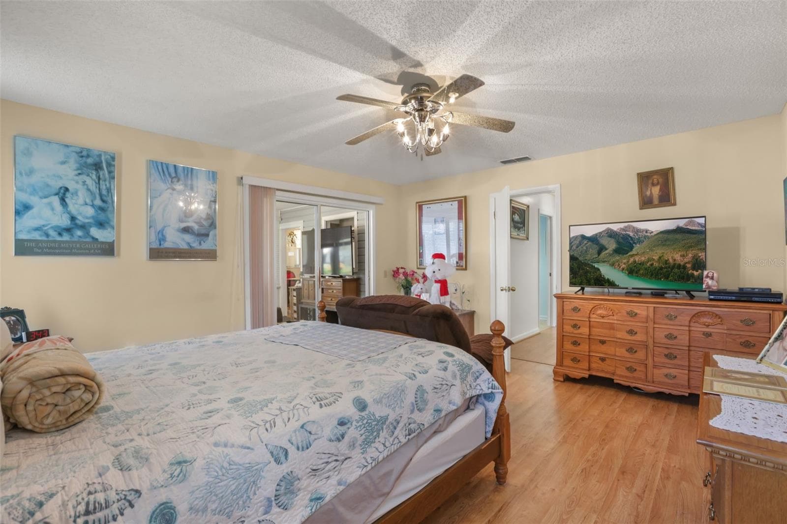 Single Family Residence at 1305 MORAY CT, LEESBURG, photo 18 of 50