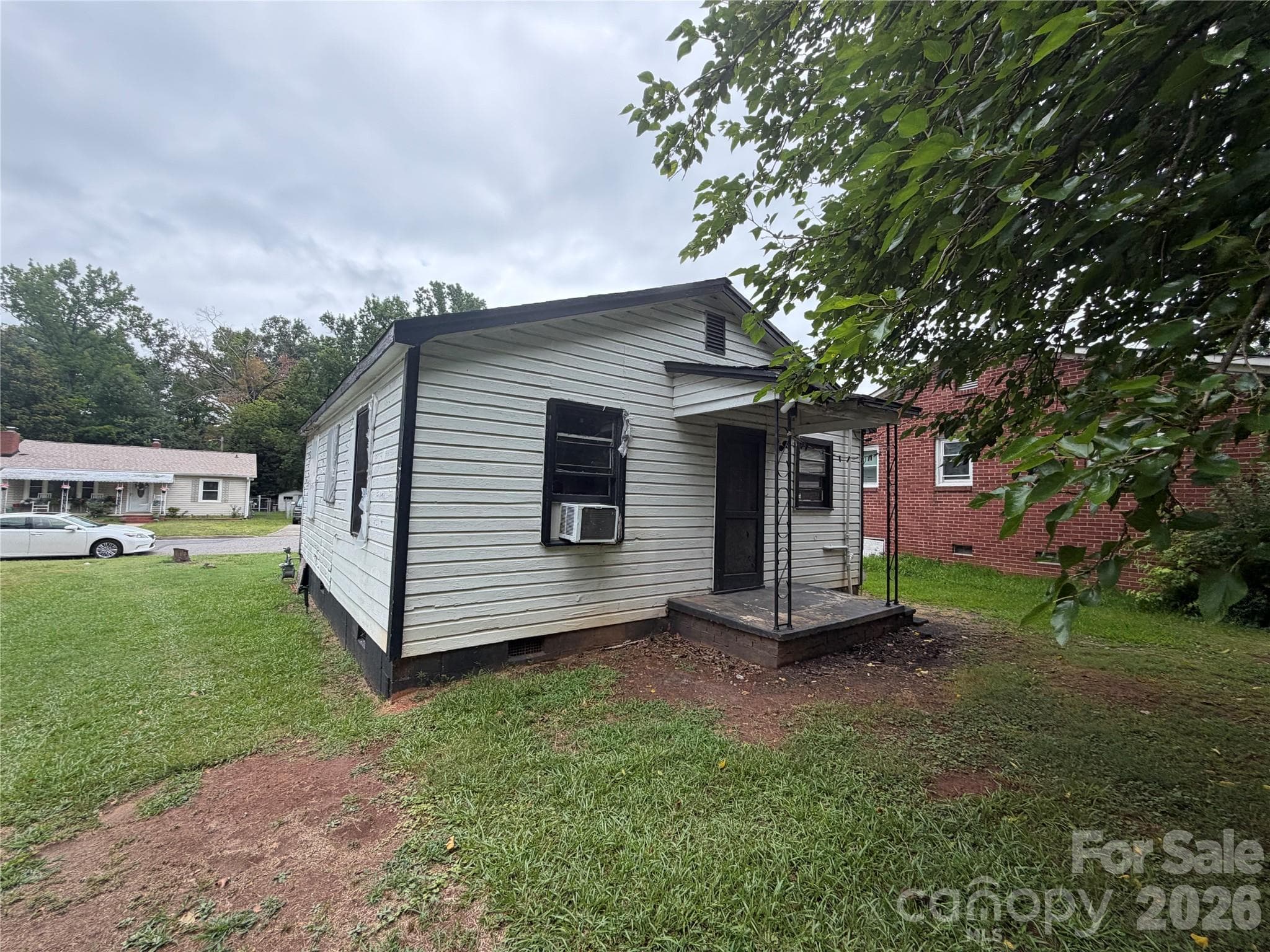Single Family Residence at 609 Clarinda Street, Rock Hill, photo 5 of 6