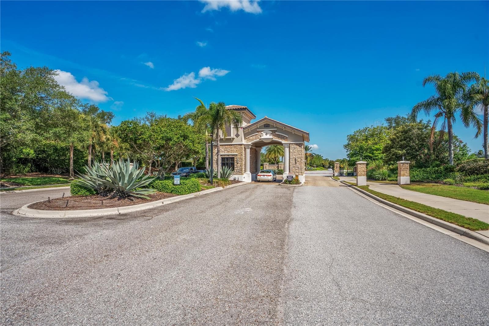 Condominium at 415 WINDING BROOK LN #102, BRADENTON, photo 61 of 78
