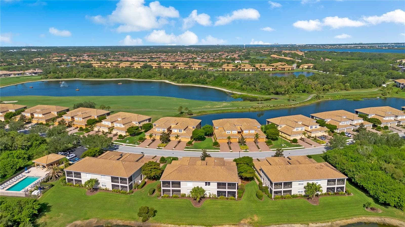 Condominium at 415 WINDING BROOK LN #102, BRADENTON, photo 68 of 78