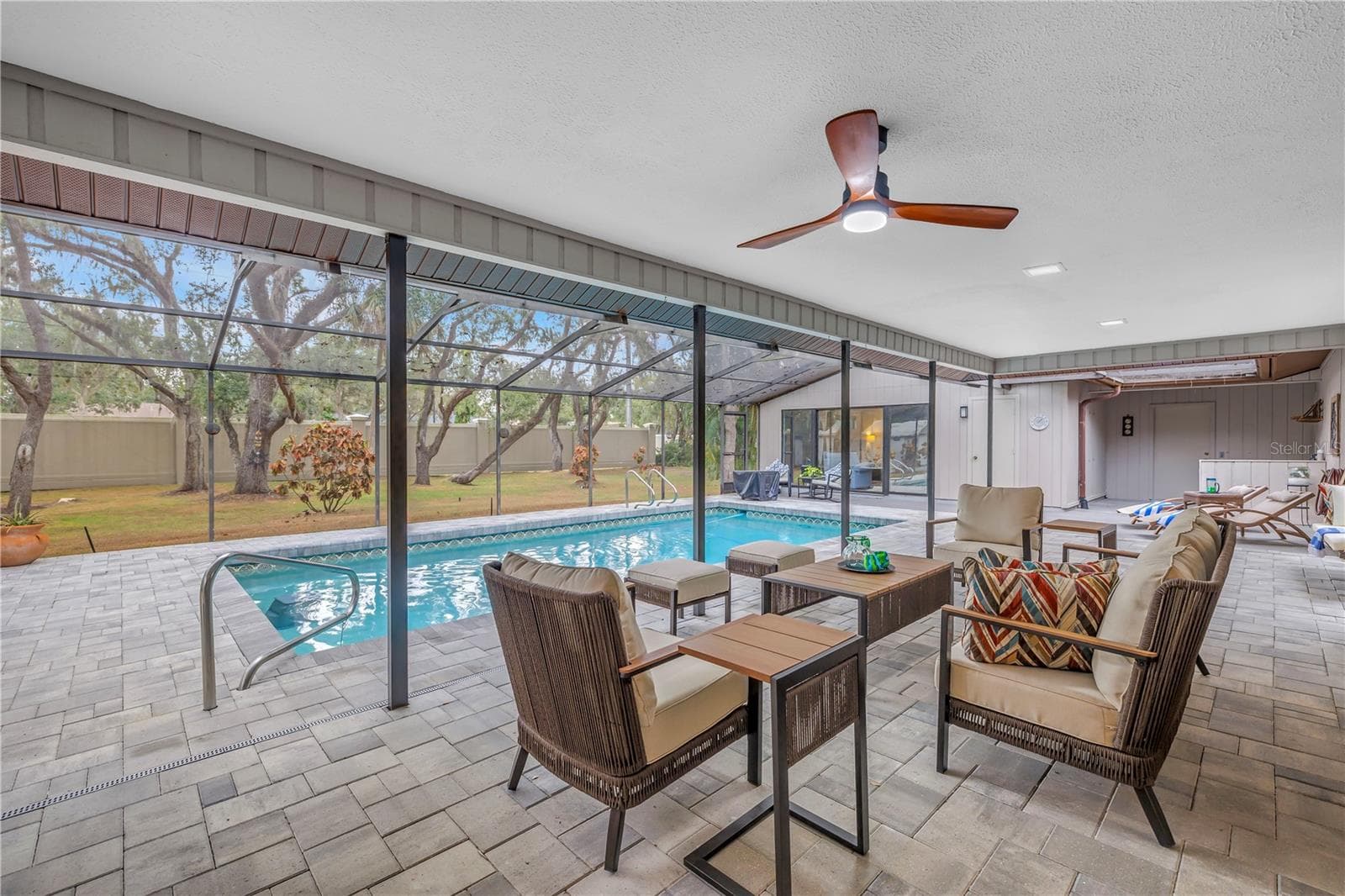 Pool Seating - 4605 STONE RIDGE TRL, SARASOTA