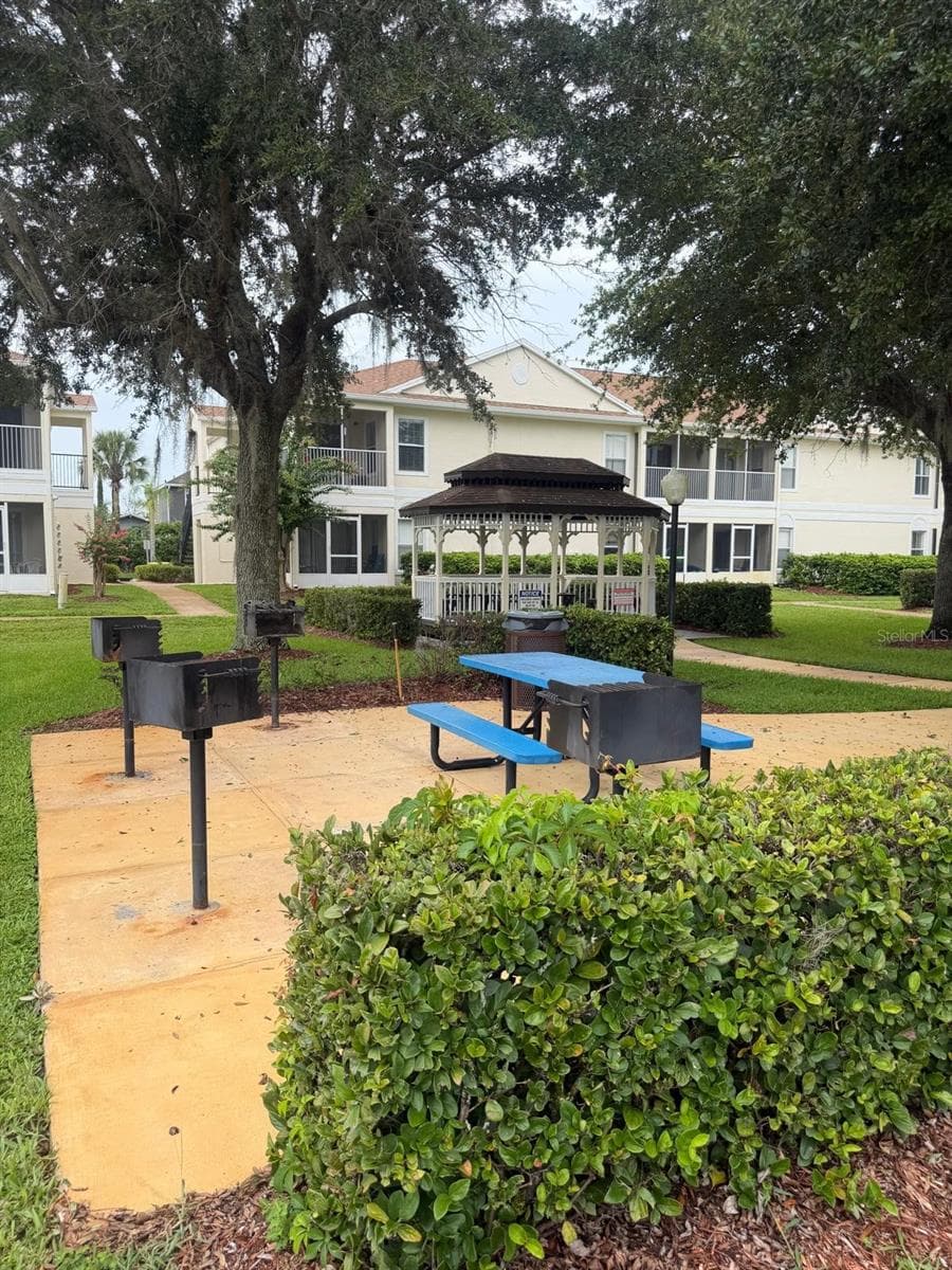 BARBECUE PLACE - 8842 CORAL PALMS CT #B, KISSIMMEE