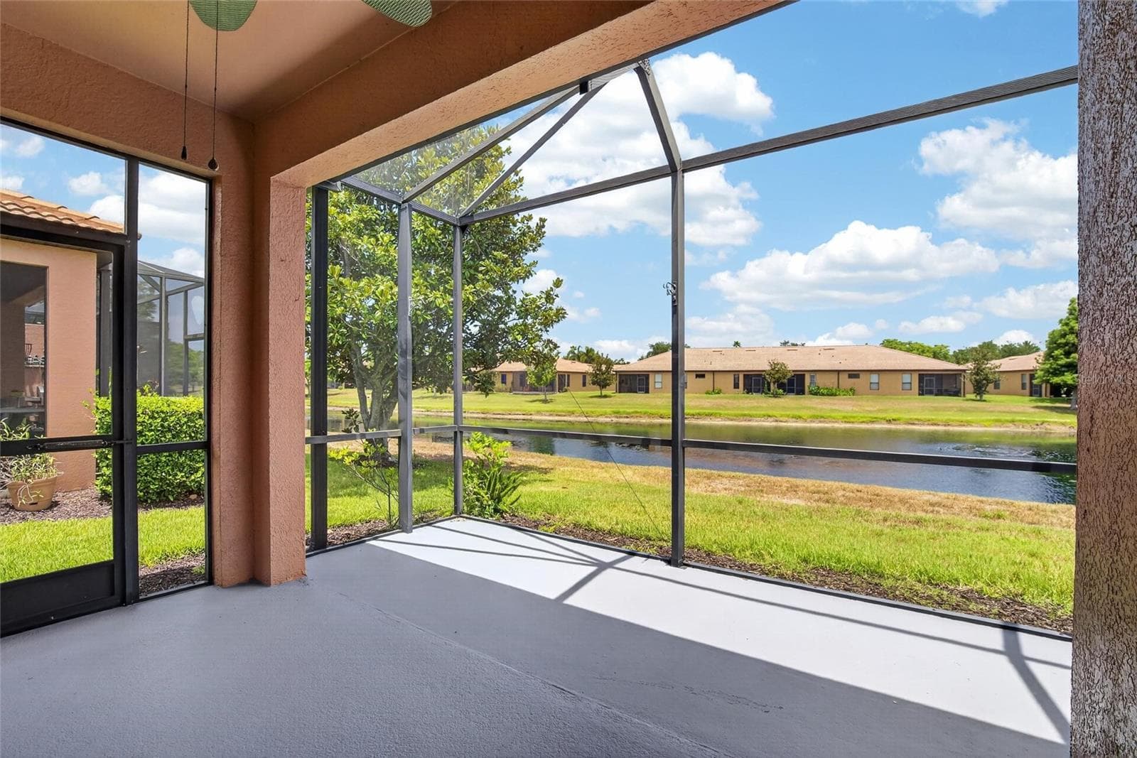 Villa at 132 SHELL FALLS DR, APOLLO BEACH, photo 10 of 97