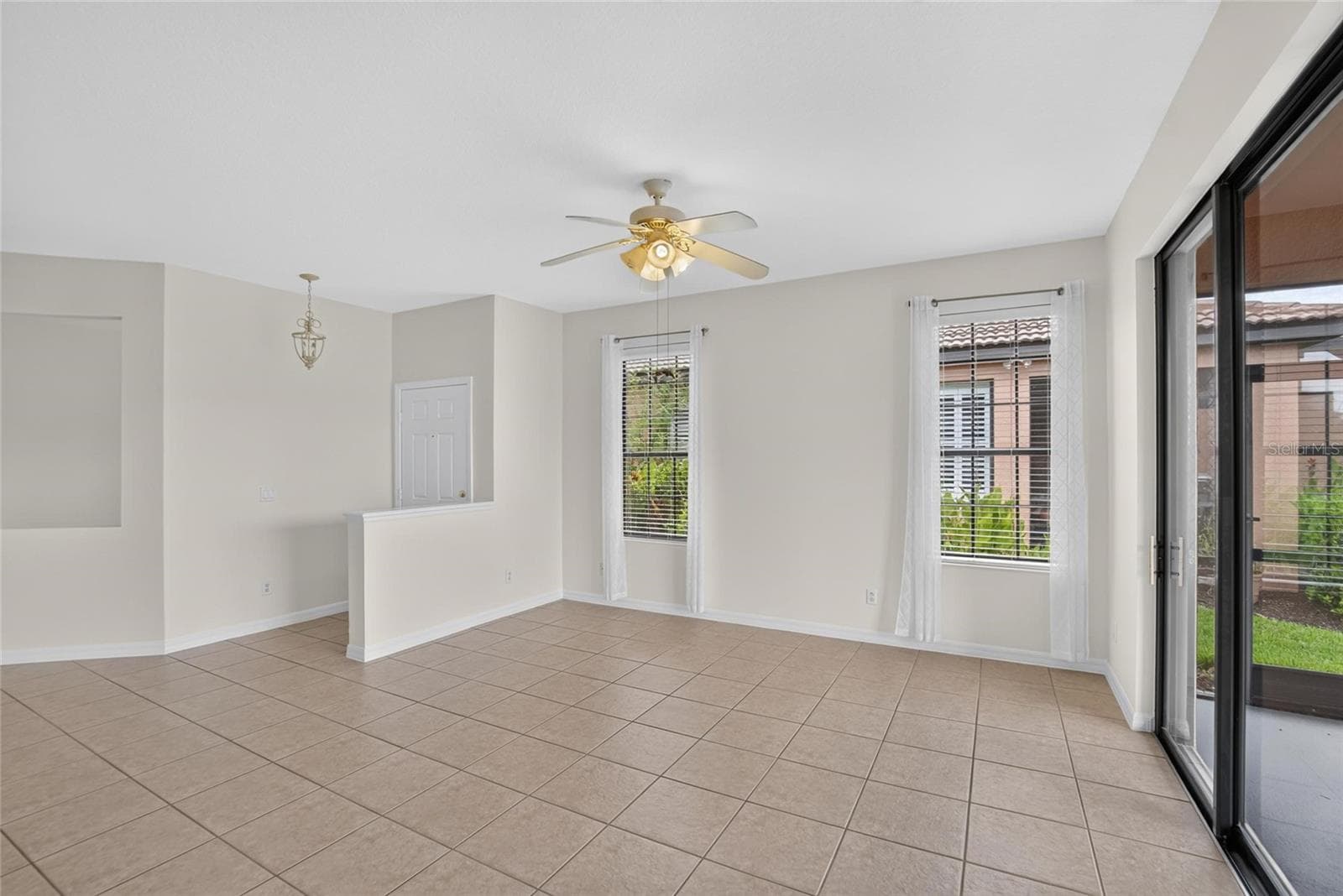 Villa at 132 SHELL FALLS DR, APOLLO BEACH, photo 12 of 97