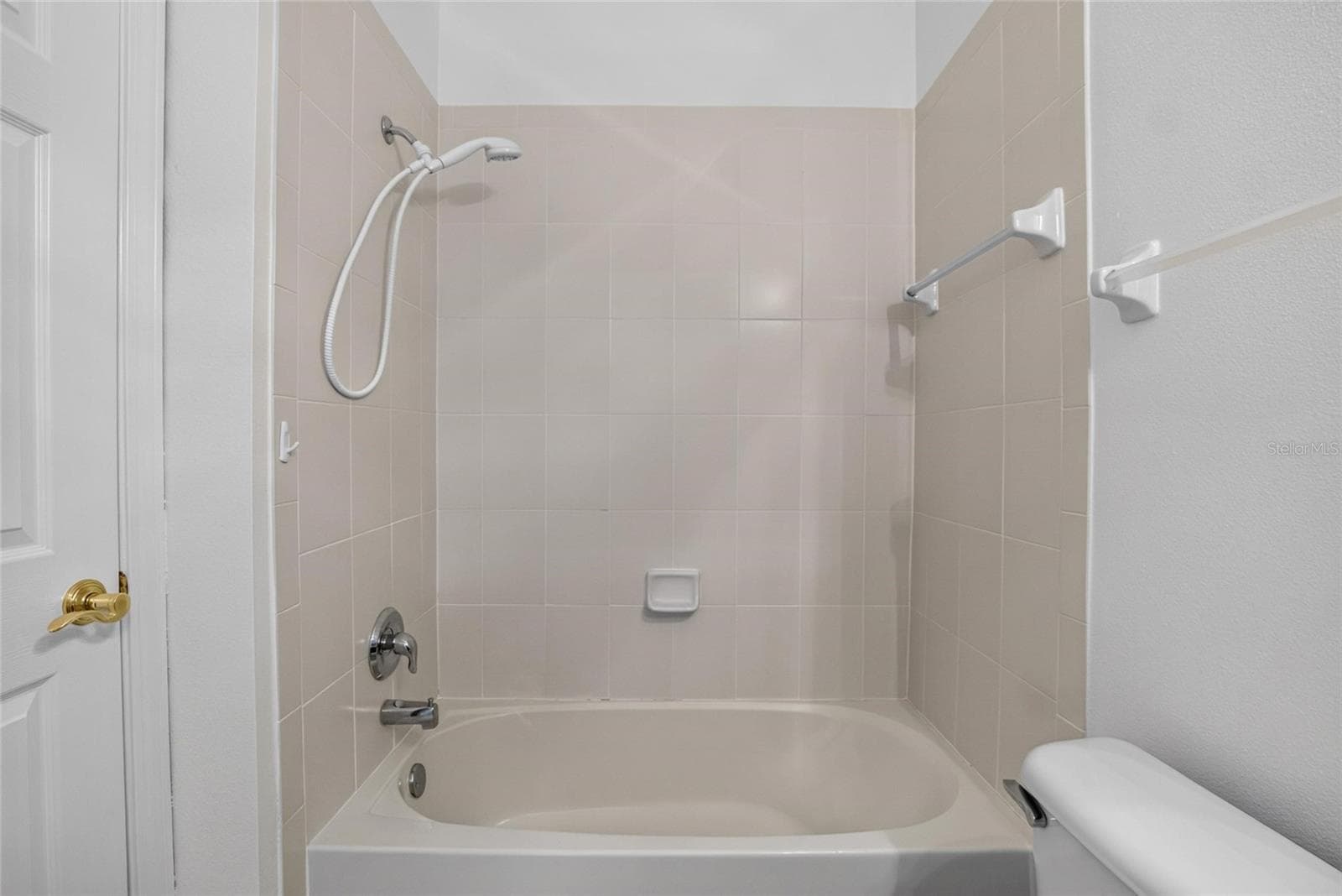 Villa at 132 SHELL FALLS DR, APOLLO BEACH, photo 52 of 97