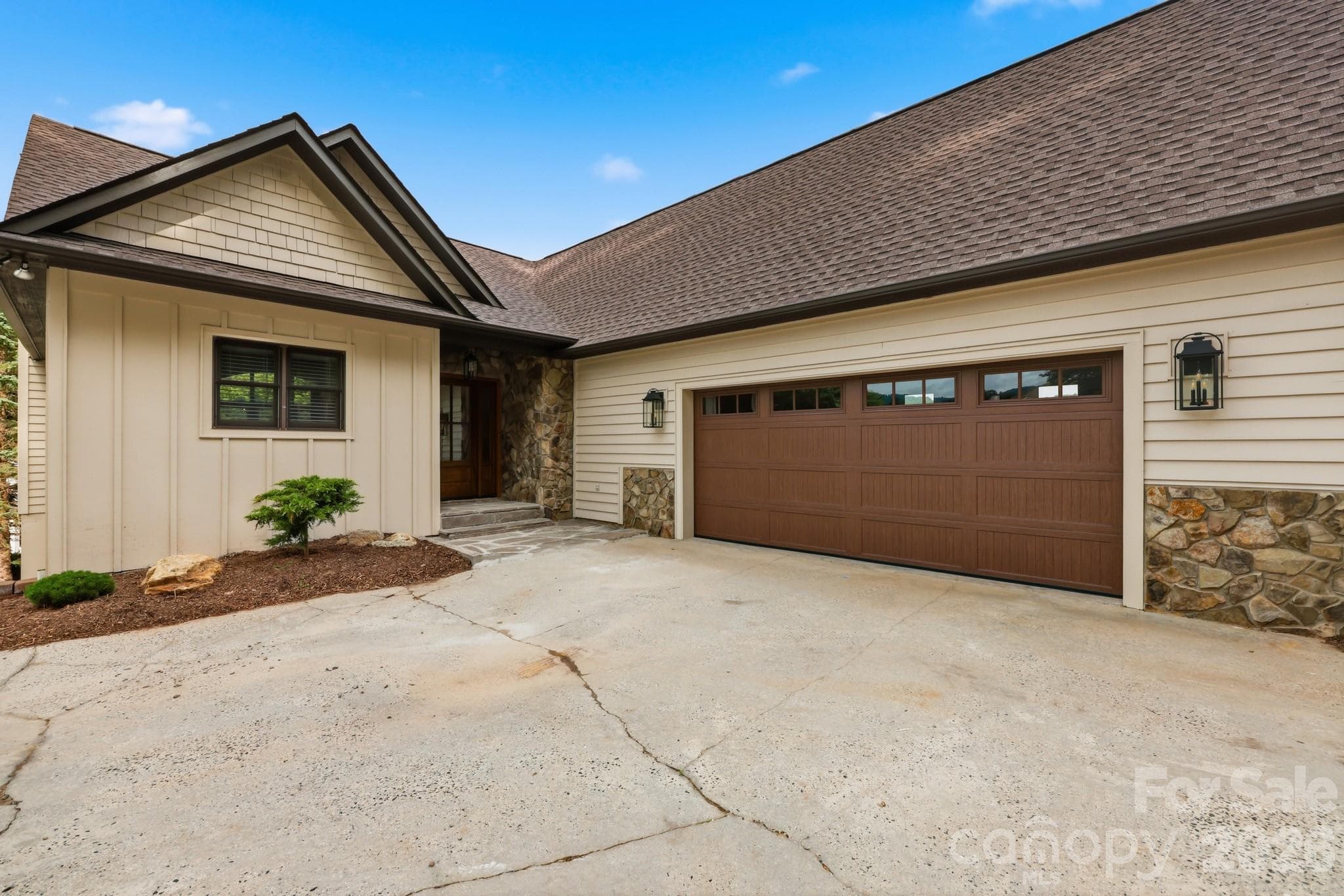Single Family Residence at 643 W Landing Drive, Jefferson, photo 4 of 47