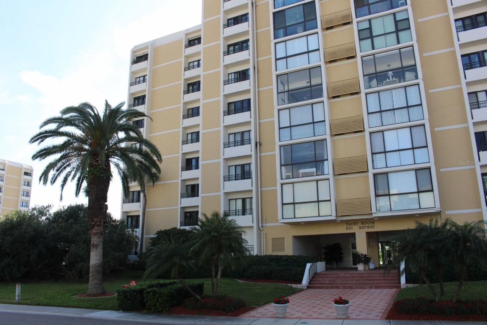 851 BAYWAY BLVD #101