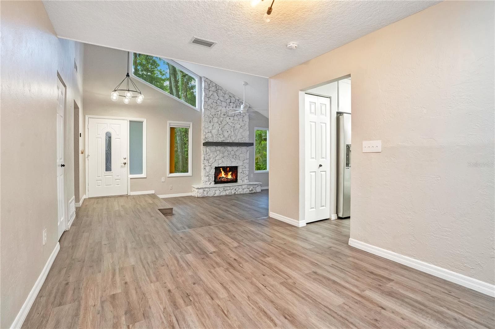 Single Family Residence at 16 RAINTREE CT, ORMOND BEACH, photo 6 of 37
