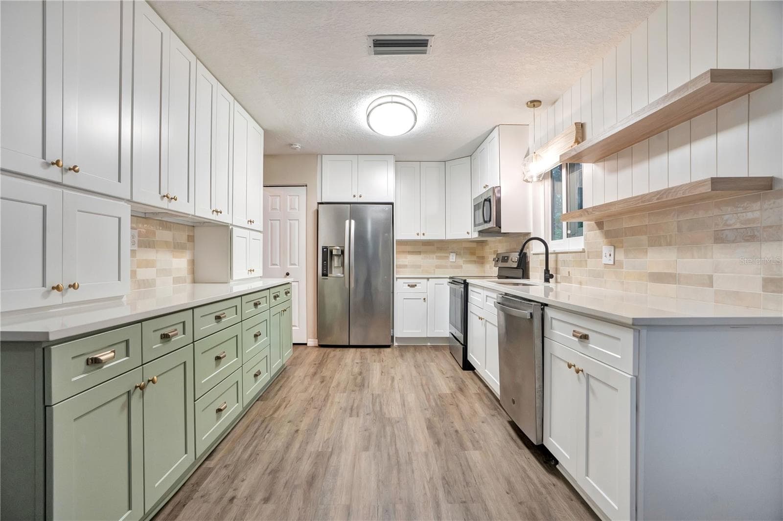 Single Family Residence at 16 RAINTREE CT, ORMOND BEACH, photo 11 of 37