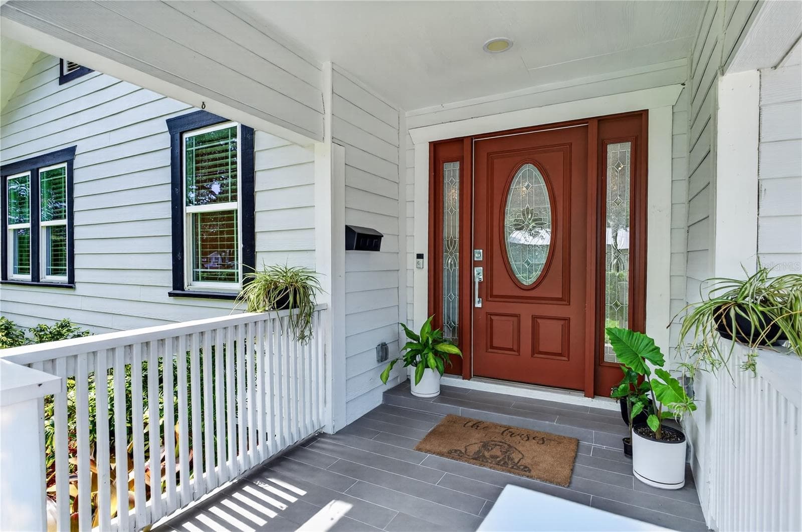 welcoming front entry - 2028 ILLINOIS ST, ORLANDO