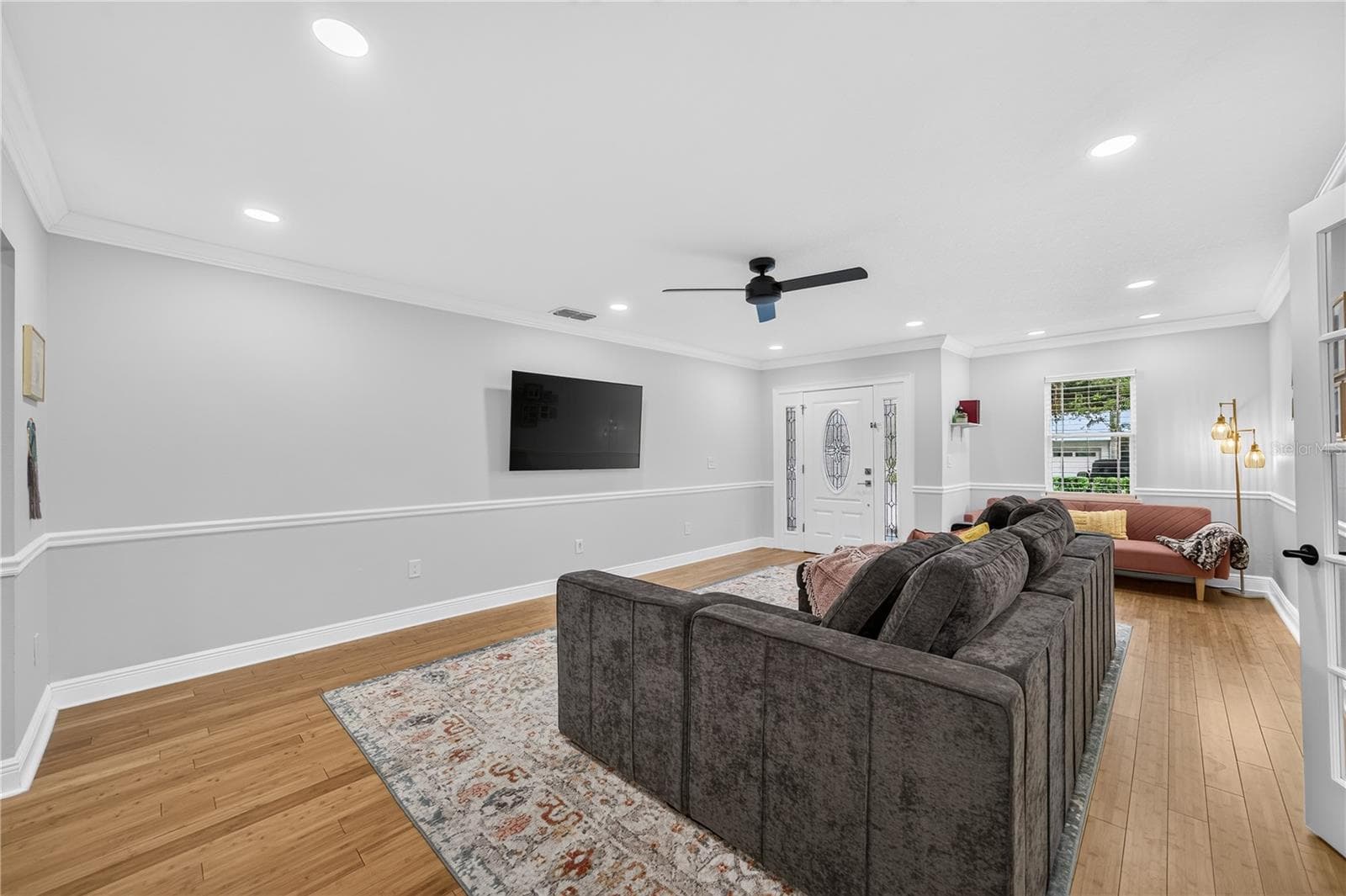 Single Family Residence at 2028 ILLINOIS ST, ORLANDO, photo 5 of 55