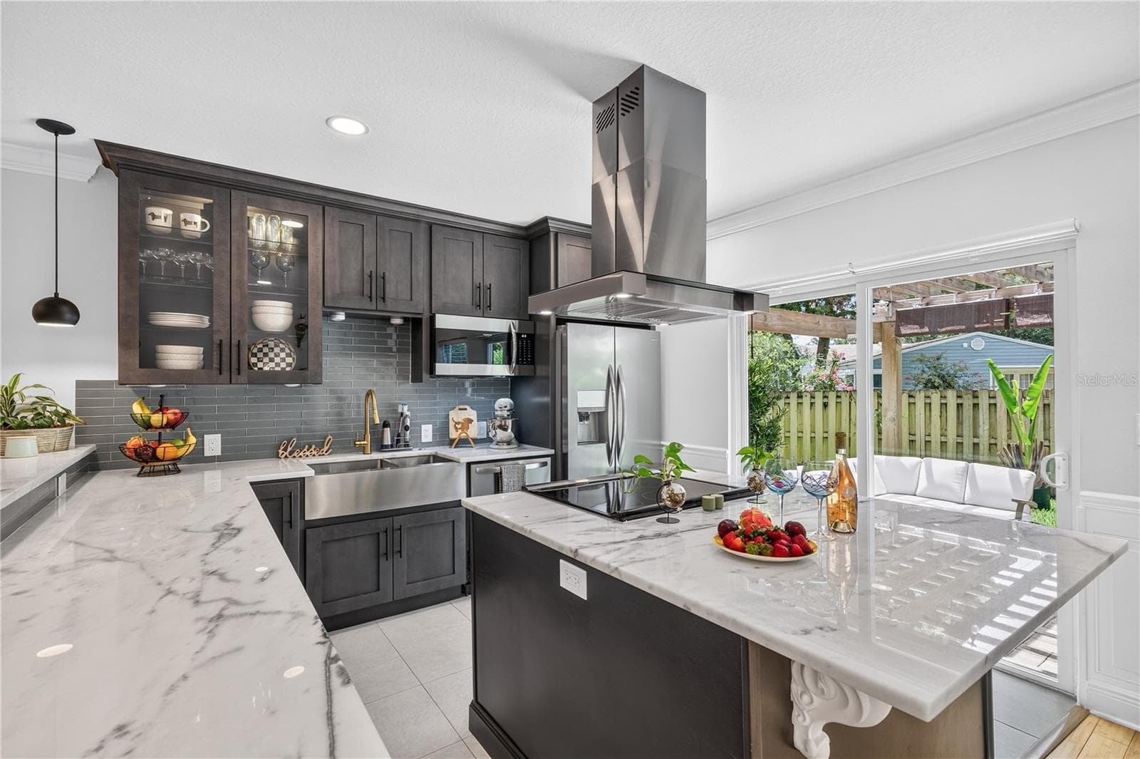lovely kitchen with abundant counters - 2028 ILLINOIS ST, ORLANDO