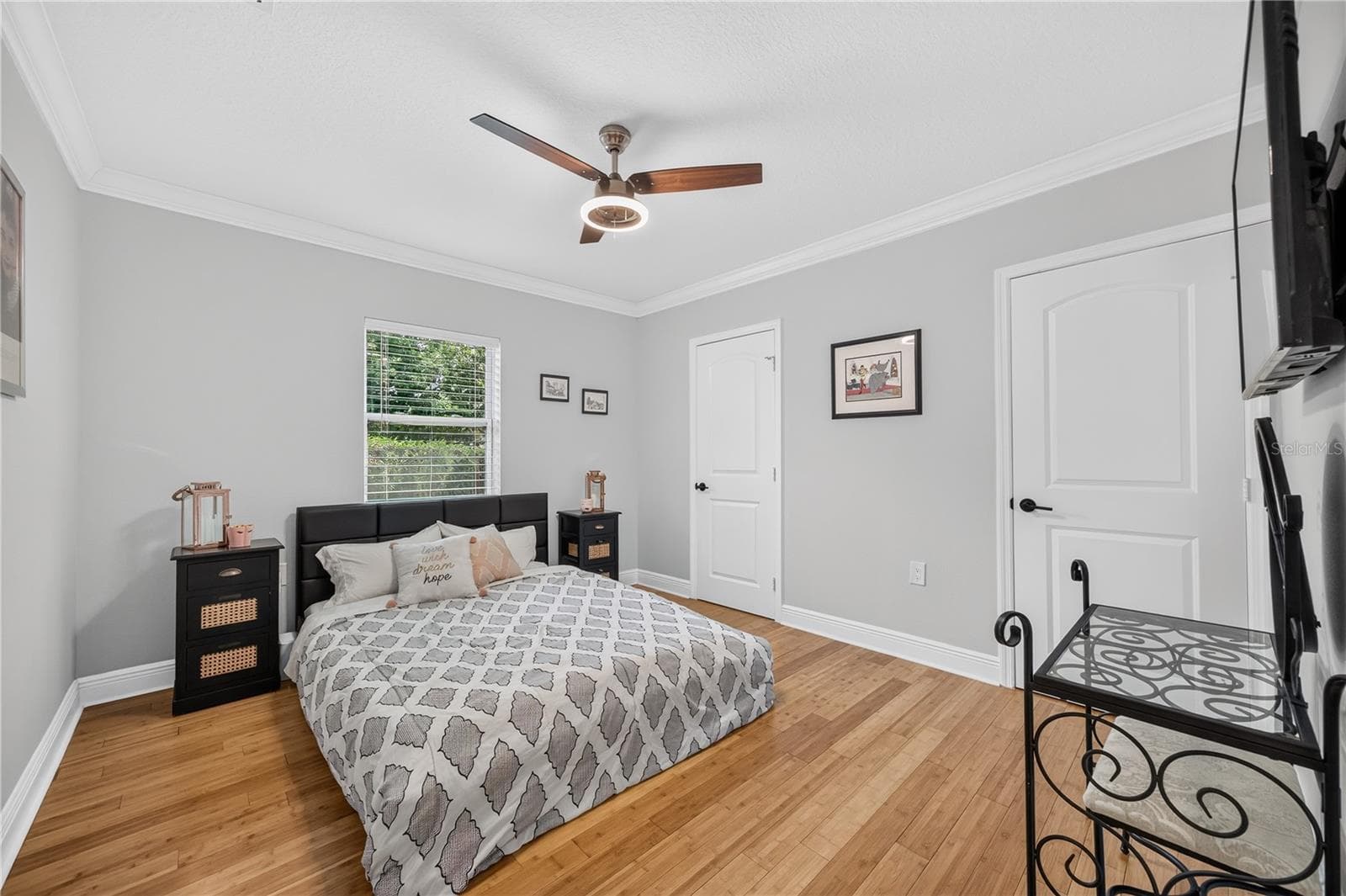 4th bedroom with bath #3 and walk-in closet - 2028 ILLINOIS ST, ORLANDO