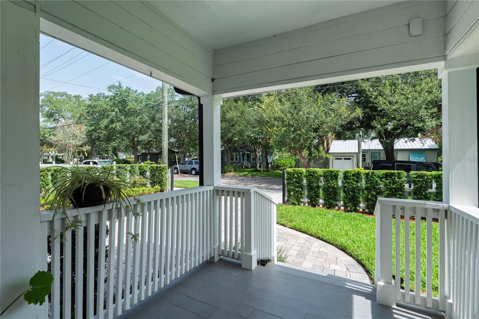 front porch stoop - 2028 ILLINOIS ST, ORLANDO