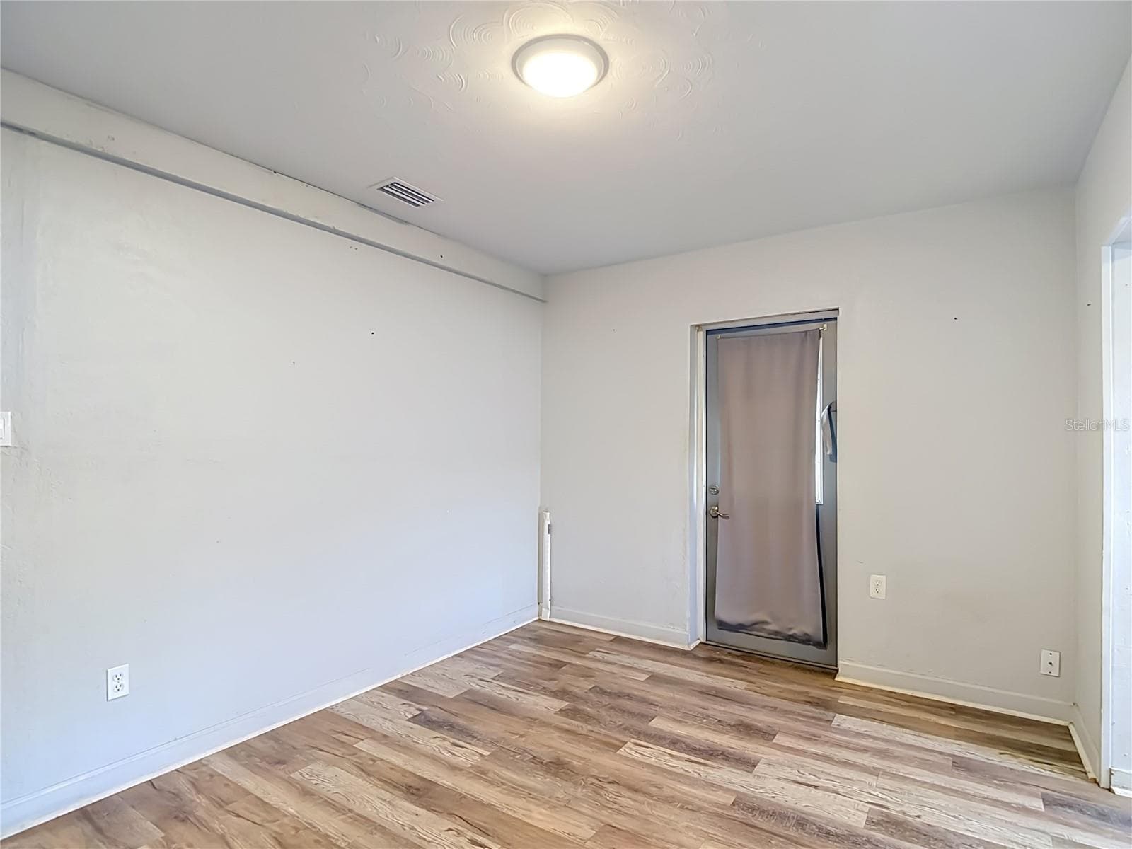 Single Family Residence at 3313 W KATHLEEN ST, TAMPA, photo 15 of 46