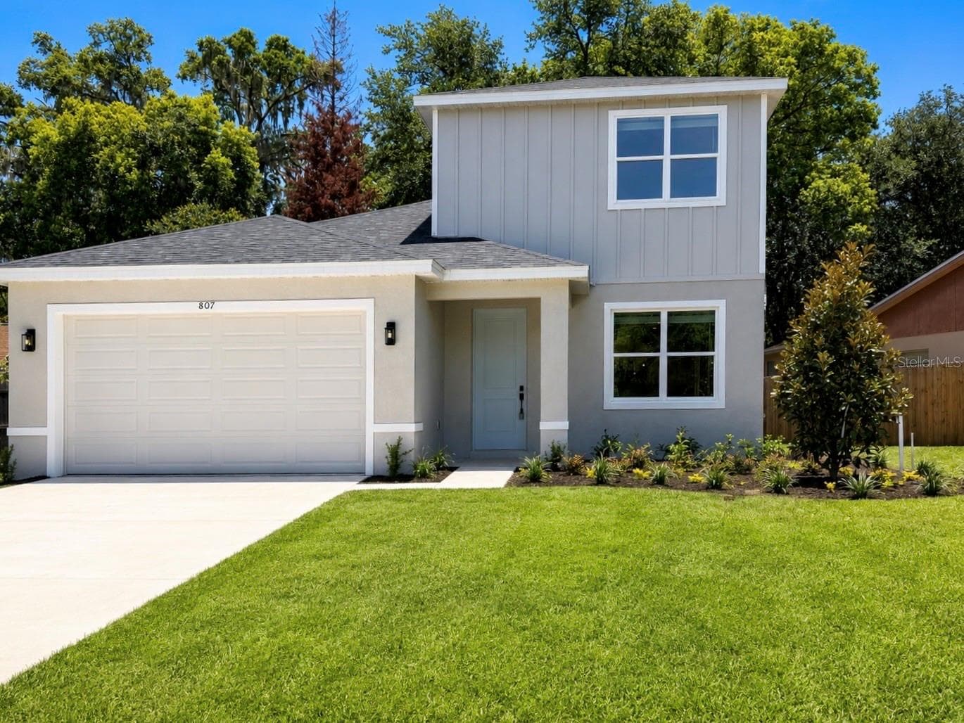 Single Family Residence at 807 SANTA BARBARA DR, SANFORD, photo 2 of 34