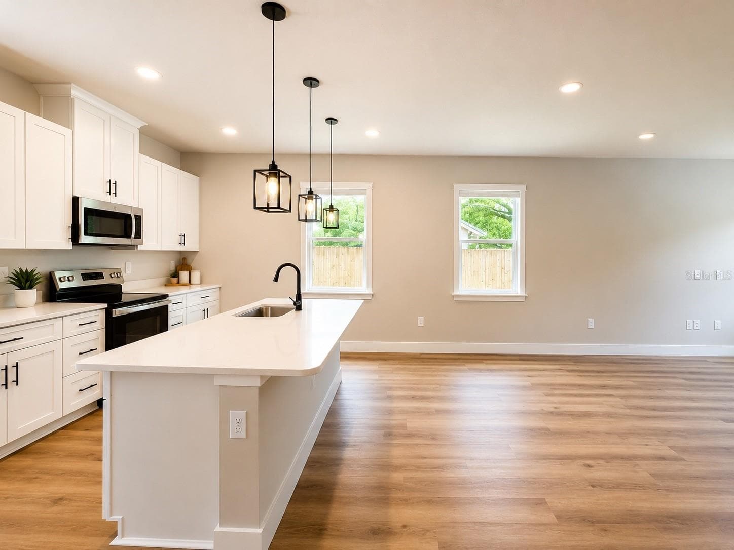 Single Family Residence at 807 SANTA BARBARA DR, SANFORD, photo 7 of 34